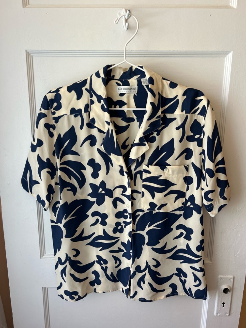 Liz Claiborne Navy and Cream Floral Short-Sleeve Button-Front Shirt